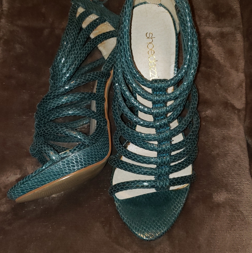 Aqua Textured Heels
